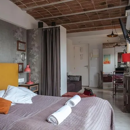 Cozy Penthouse With Private Rooftop Terrace *