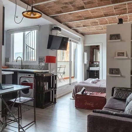 Cozy Penthouse With Private Rooftop Terrace *