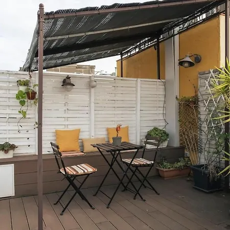 Cozy Penthouse With Private Rooftop Terrace *