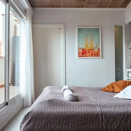 Cozy Penthouse With Private Rooftop Terrace Apartmán